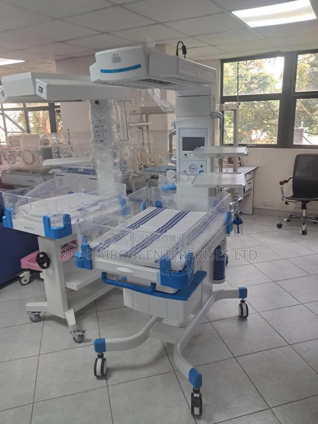 Infant Radiant Warmer With Oxygen Cylinder Phototherapy BRW-4000b