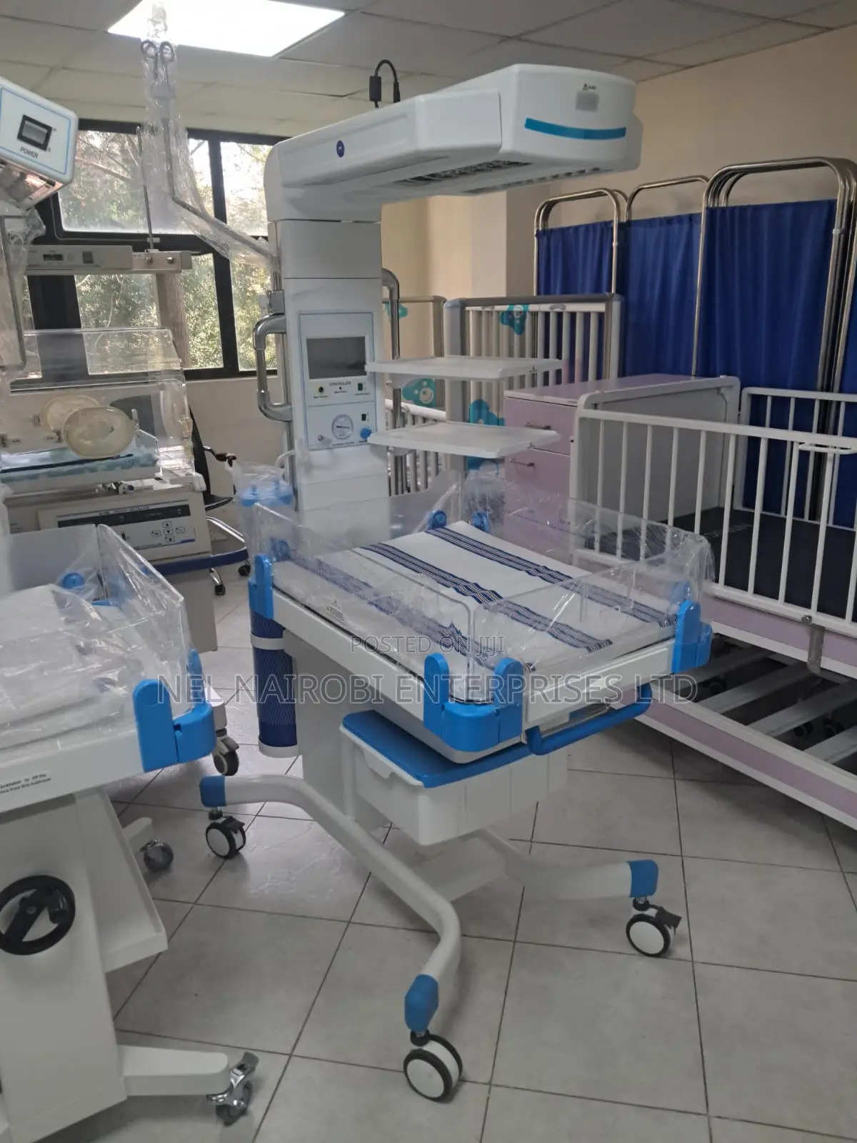 Infant Radiant Warmer With Oxygen Cylinder Phototherapy BRW-4000b