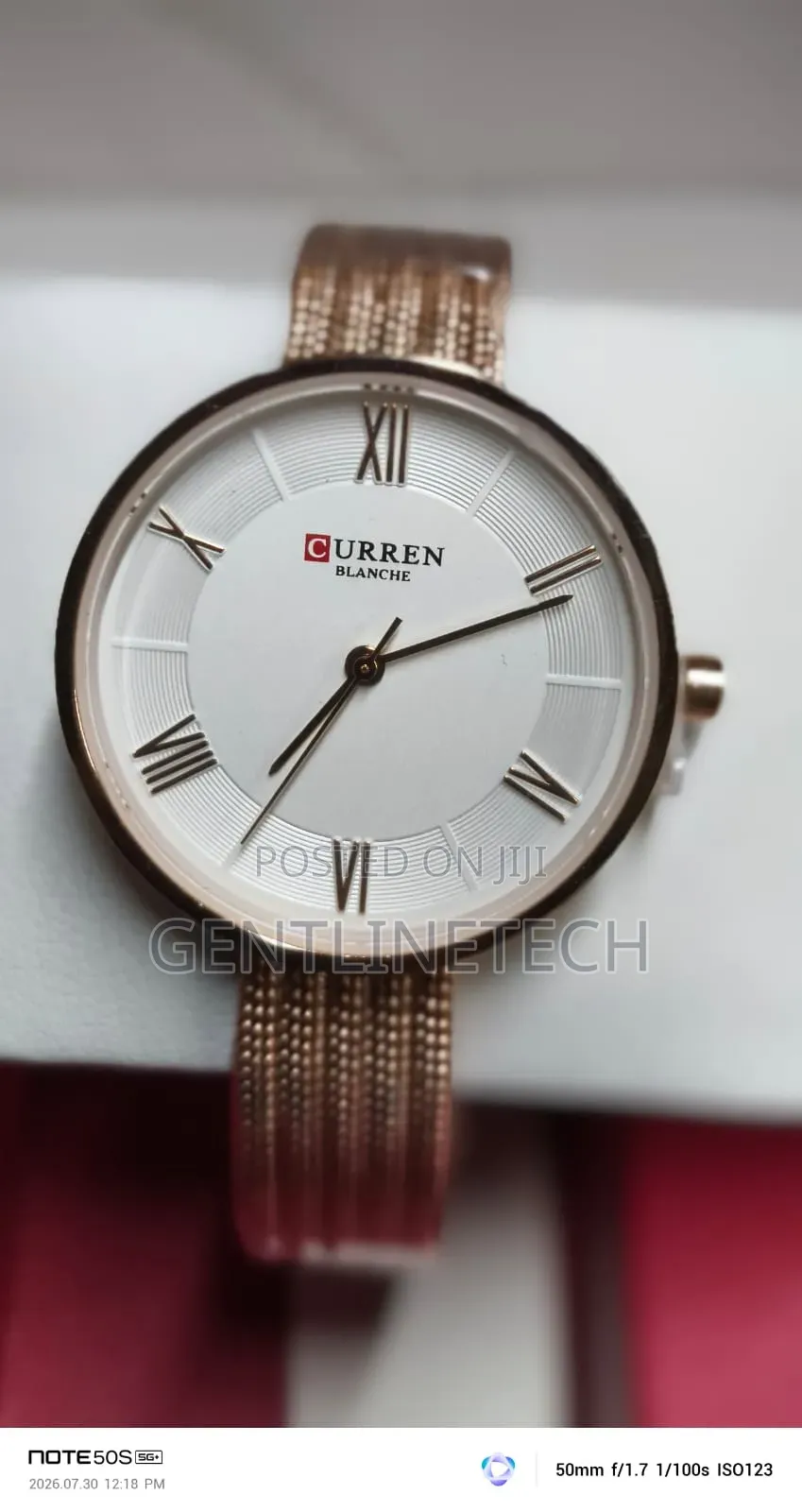 Curren 9020L Women's Quartz Wristwatch
