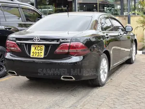 Toyota Crown 2010 Black