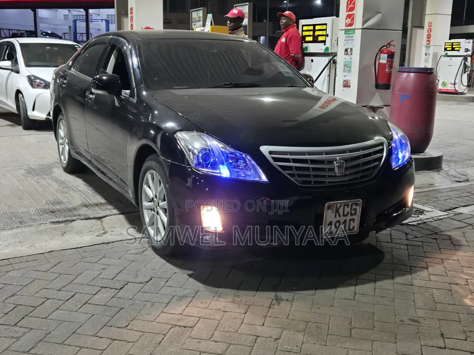 Toyota Crown 2010 Black