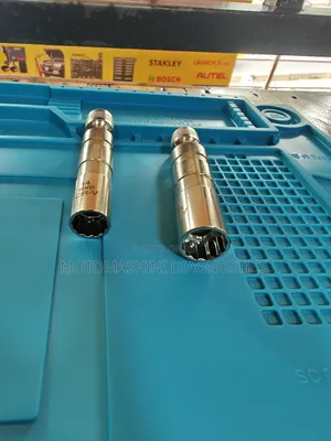 Magnetic Vehicle Spark Plug Removal Socket Sleeve for 14mm and 16mm