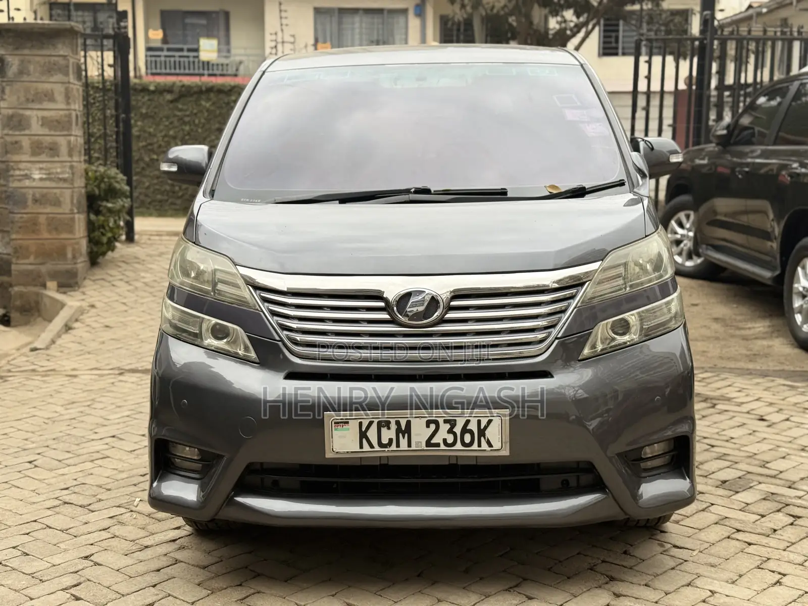 Toyota Vellfire 2010 Gray