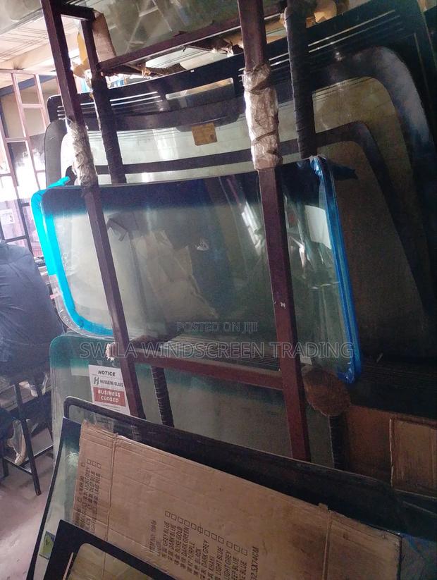 Windscreen Installation - thumbnail 2