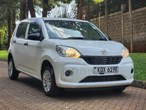 Toyota Passo 2018 White