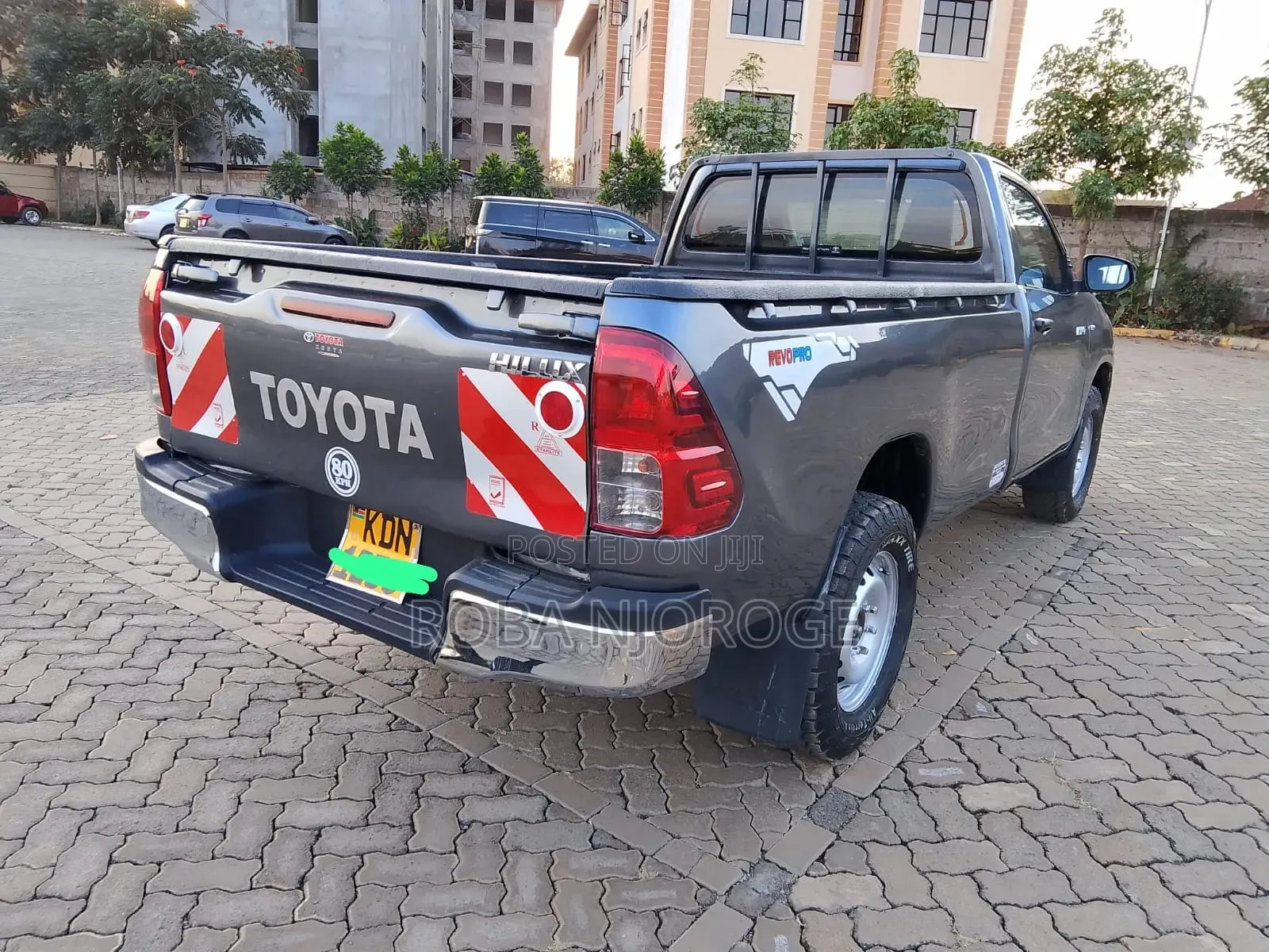 Toyota Hilux 2023 Gray