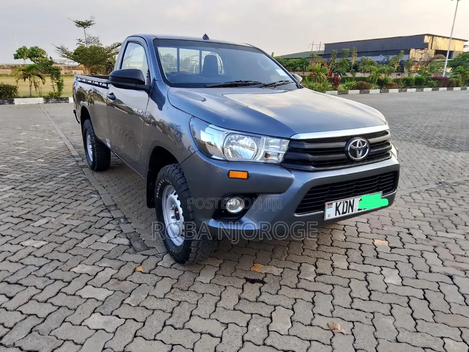 Toyota Hilux 2023 Gray