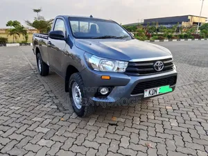 Toyota Hilux 2023 Gray