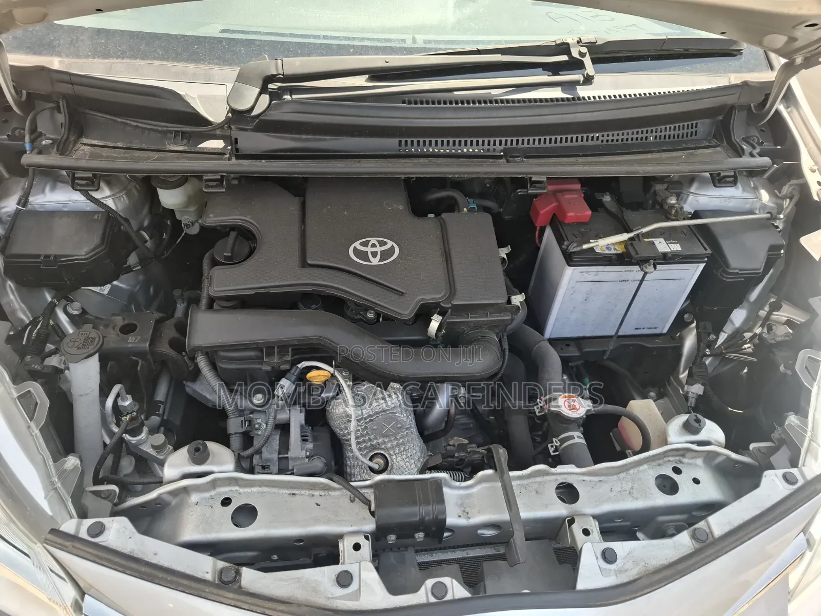 Toyota Vitz 2019 Silver