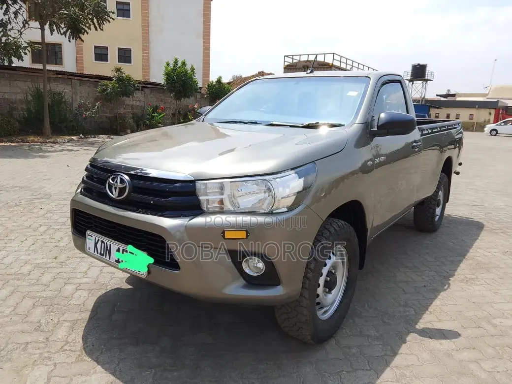 Toyota Hilux 2022 Brown