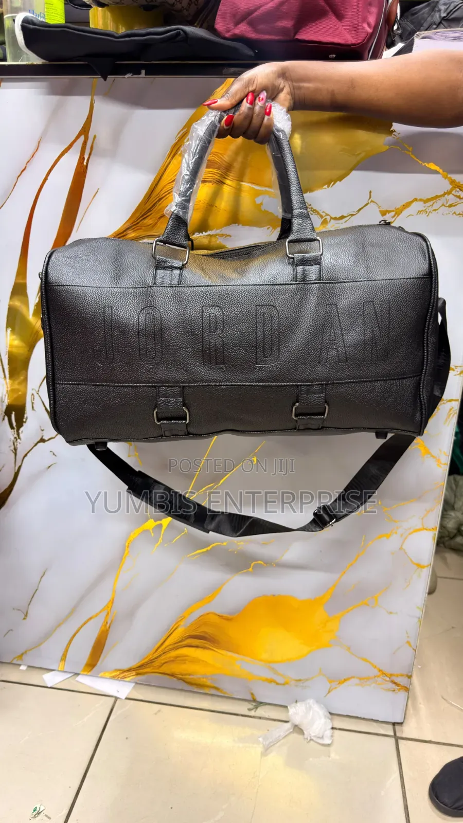Jordan Genuine Leather Black Medium Duffle Bag at 1800