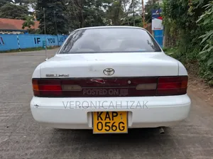 Toyota Corolla 1998 White