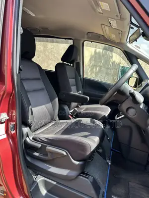 Nissan Serena 2019 Red
