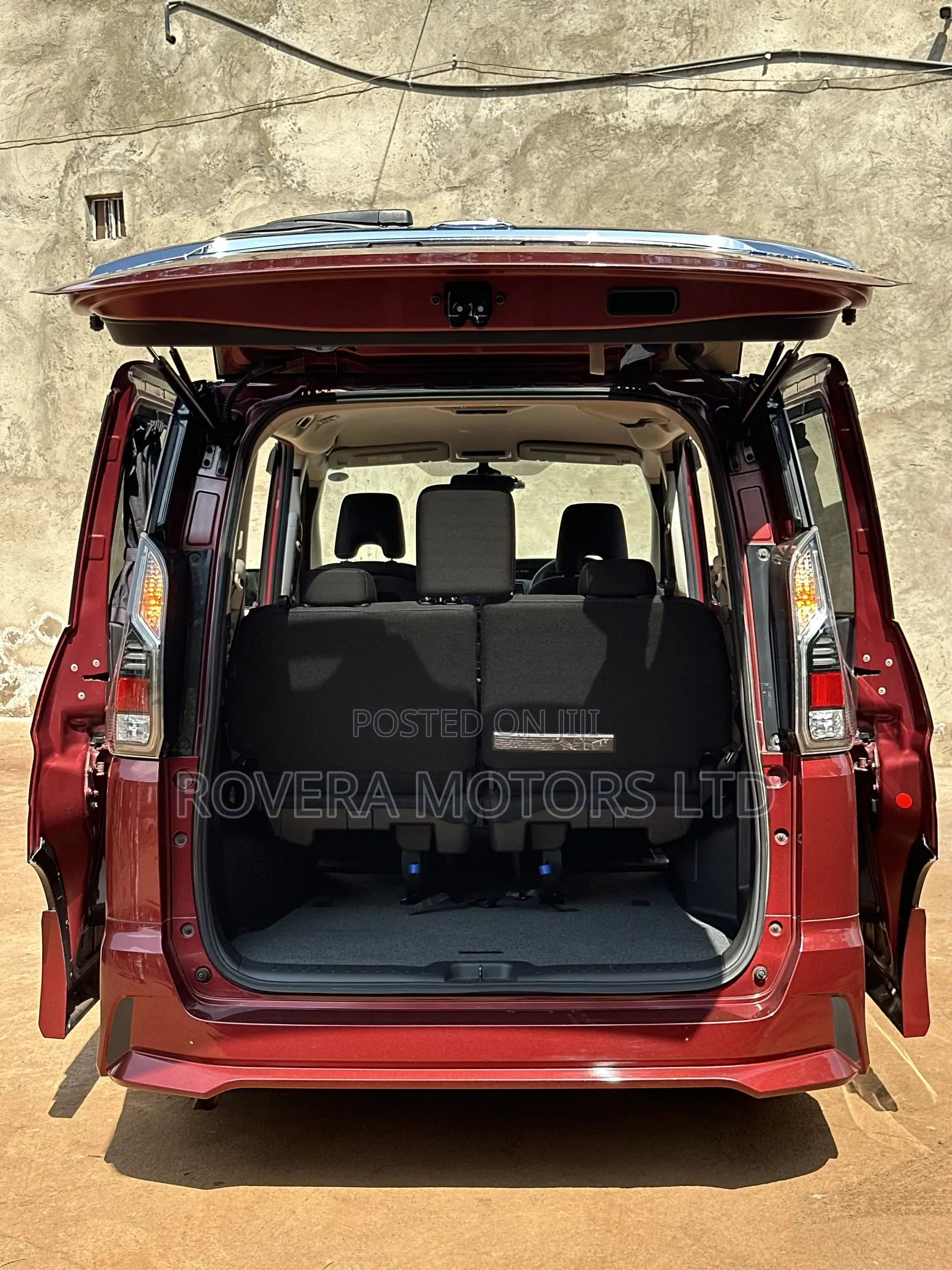 Nissan Serena 2019 Red