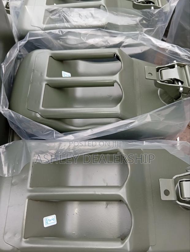 High Quality 20L Fuel Jerrican- For Fuel Storage - thumbnail 3