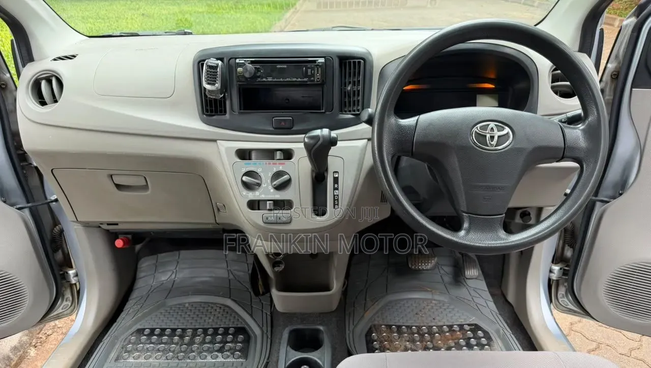 Toyota Pixis Epoch 2016 Silver