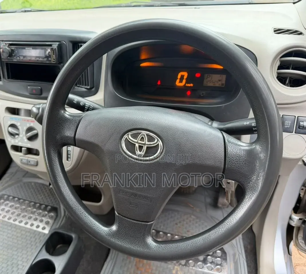 Toyota Pixis Epoch 2016 Silver