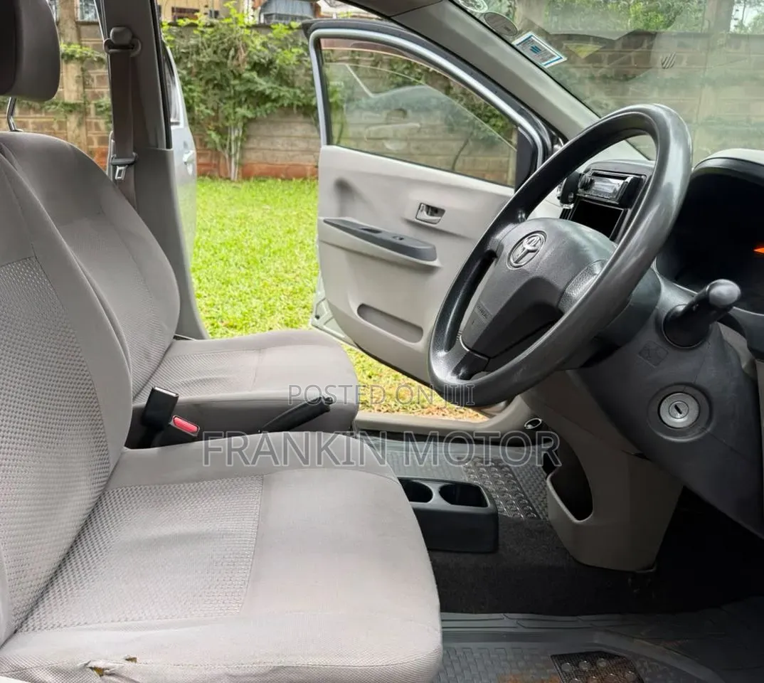 Toyota Pixis Epoch 2016 Silver