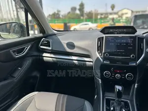 Subaru Forester Premium AWD 2019 Green