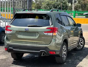 Subaru Forester Premium AWD 2019 Green