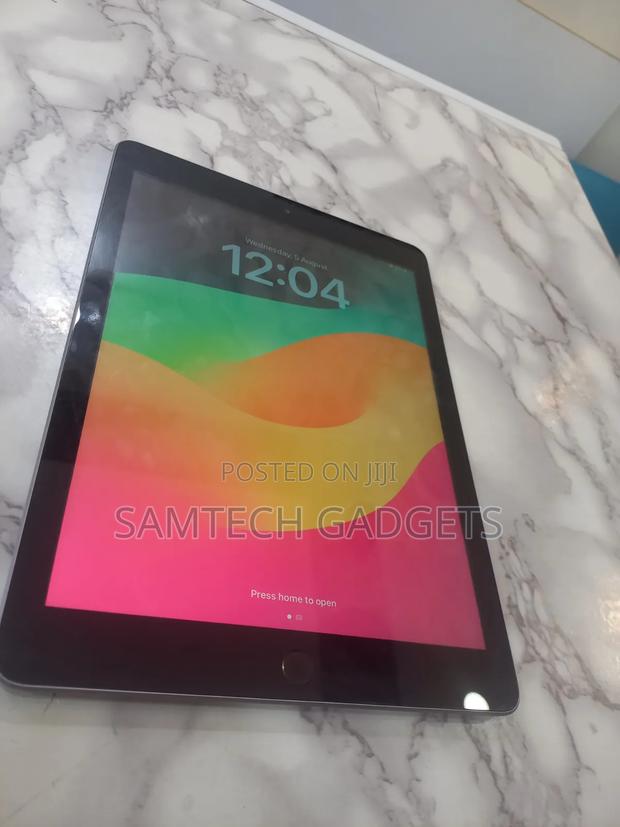 Apple iPad 9.7 32 GB Silver - thumbnail 3