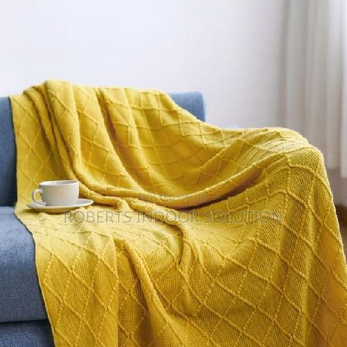 Luxuriously Soft Throw Blanket - thumbnail 2
