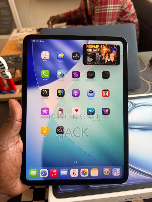 Apple iPad Pro 11 (2024) 256 GB Silver - main view