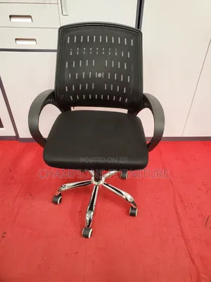 Simple Swivel Office Chair