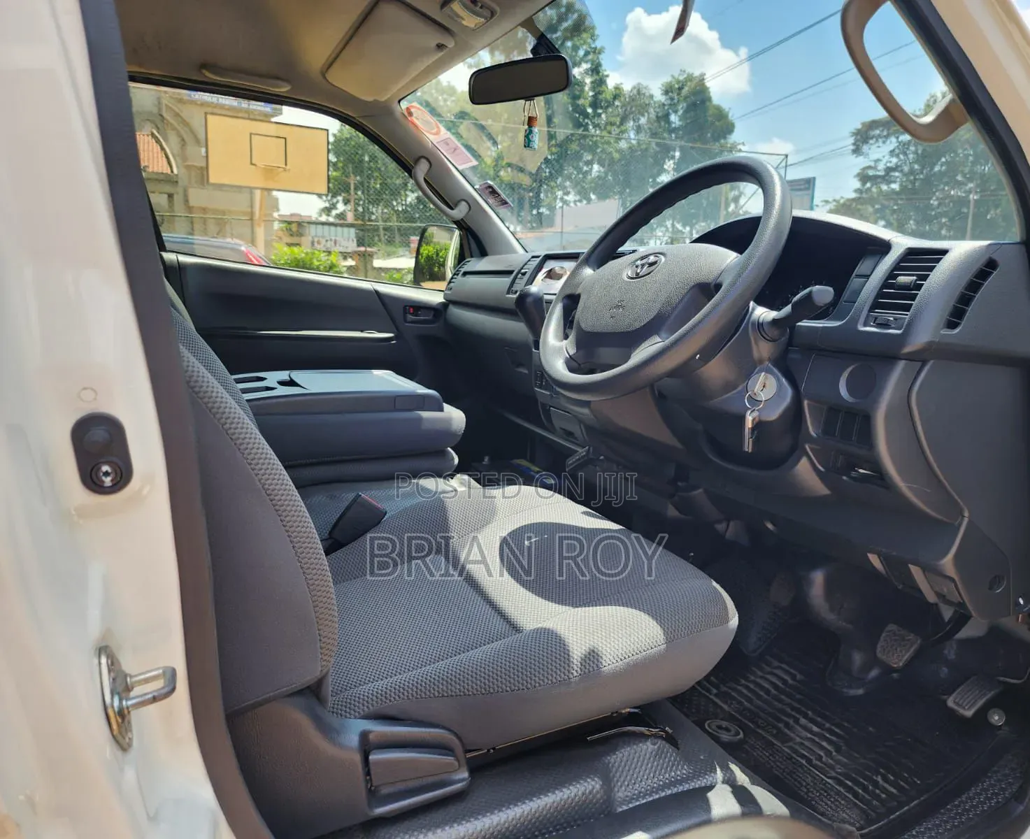 Toyota HiAce 2023 White