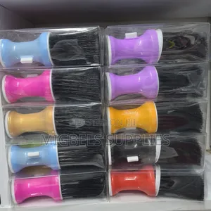 Kinyozi Powder Brush