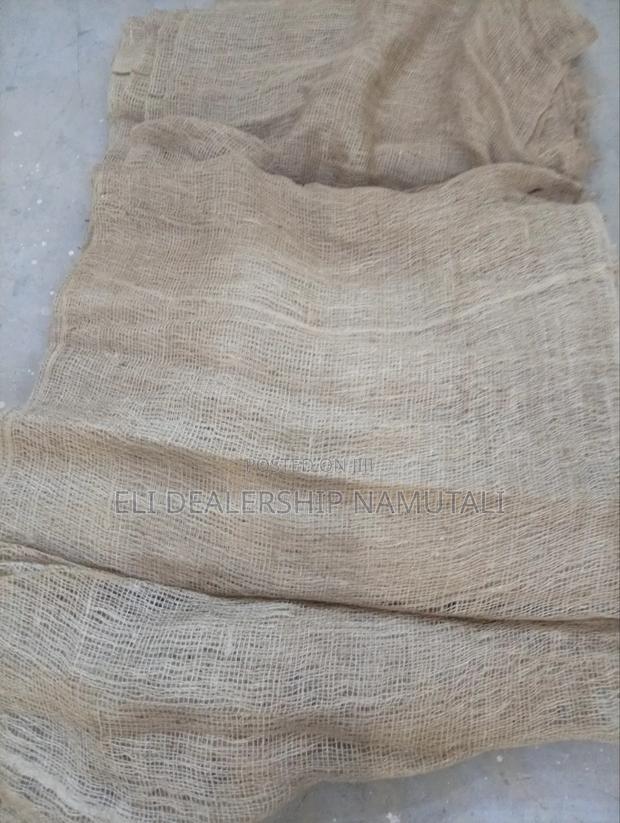 Heavy Duty Hessian Cloth Roll for Construction Agriculture - thumbnail 2