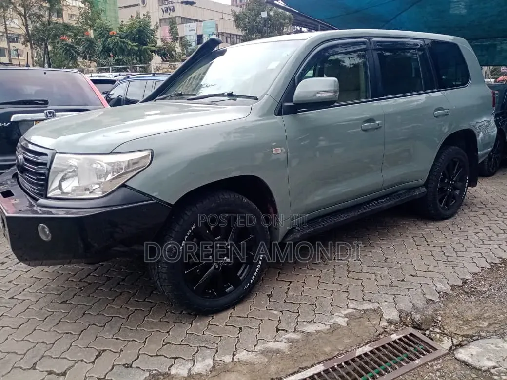 Toyota Land Cruiser 2008 Gray