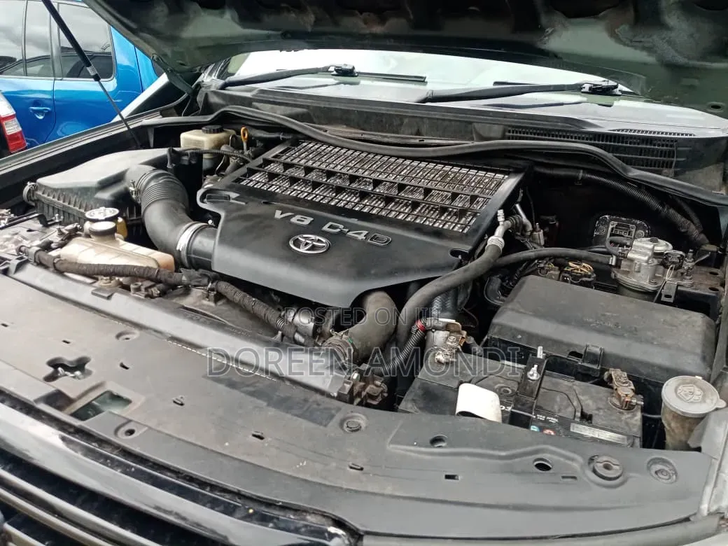 Toyota Land Cruiser 2008 Gray