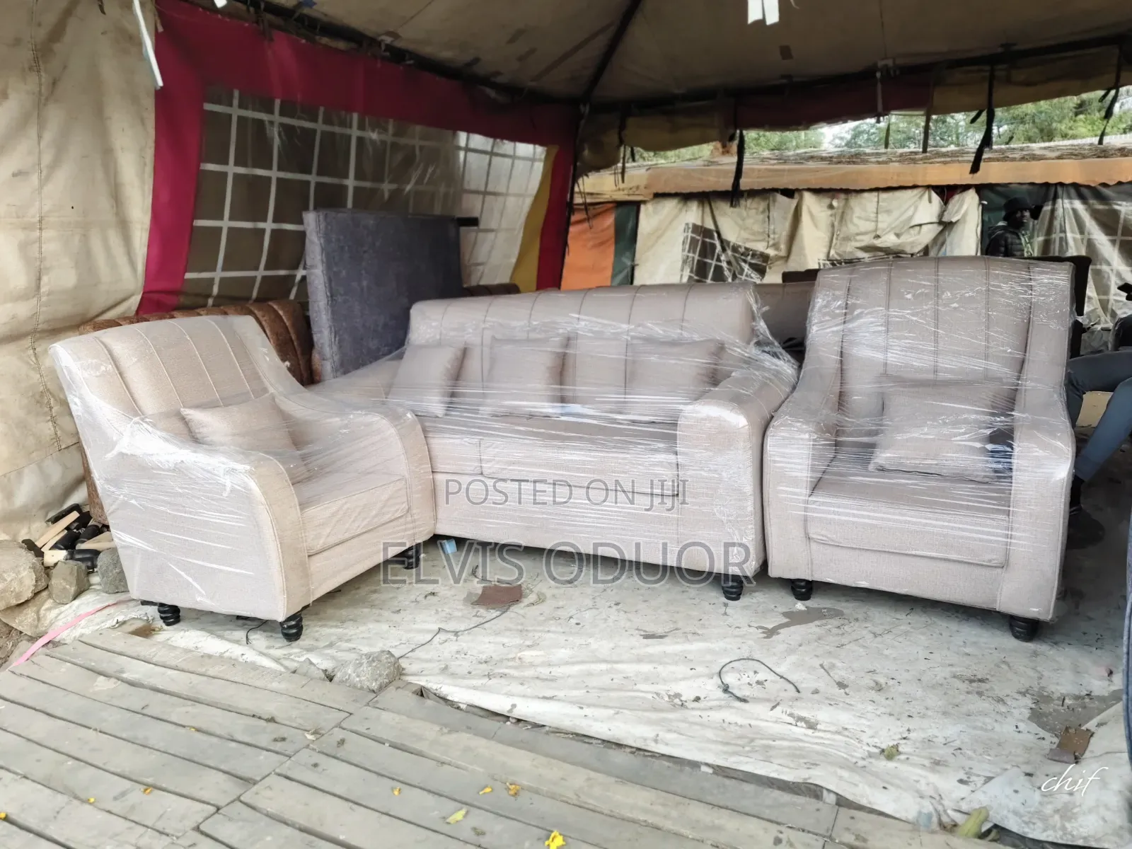 Furniture, Redefine Your Living Room With Modern Luxury!