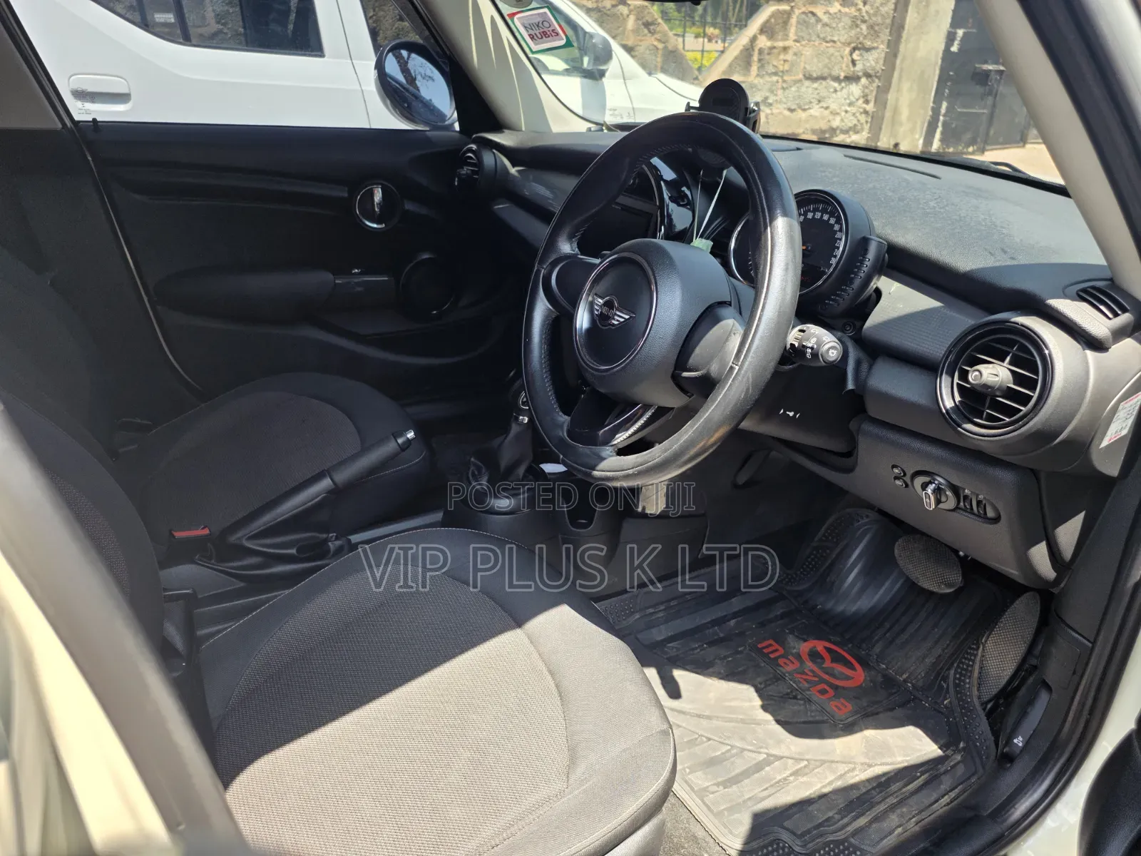 Mini Cooper 2017 White