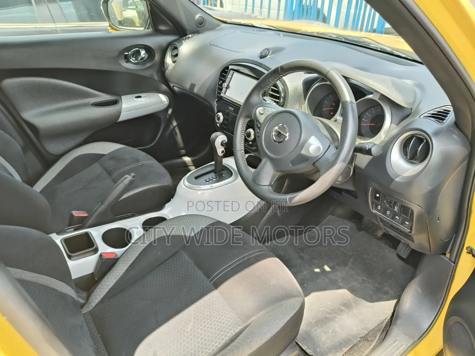 Nissan Juke 2018 Yellow