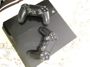 Sony PlayStation 4 Standard