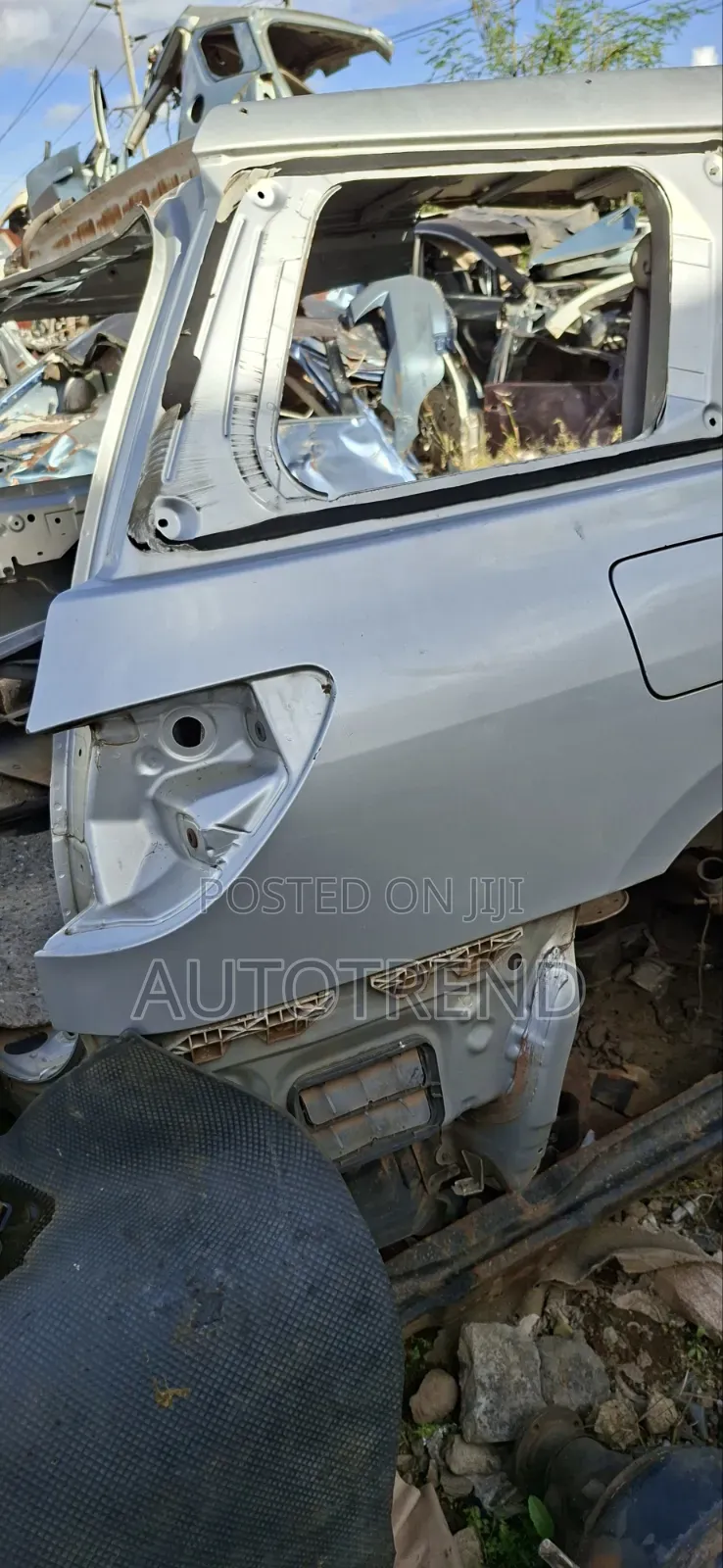 Nissan Rear Cut