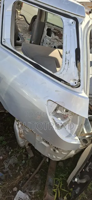 Nissan Rear Cut