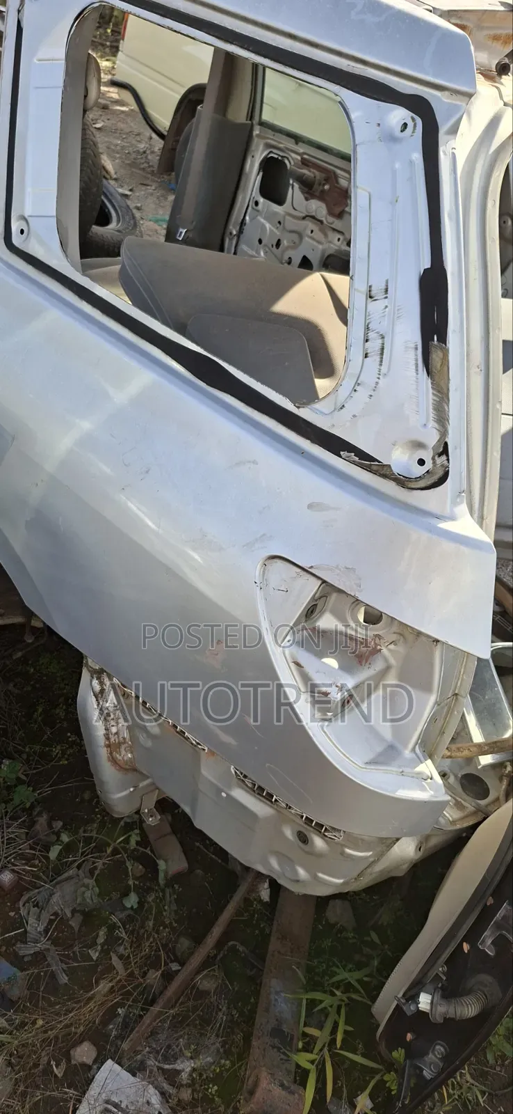 Nissan Rear Cut