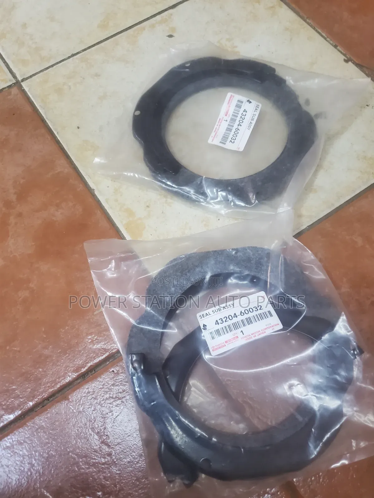 Toyota LC 79 Hub Seal 5000