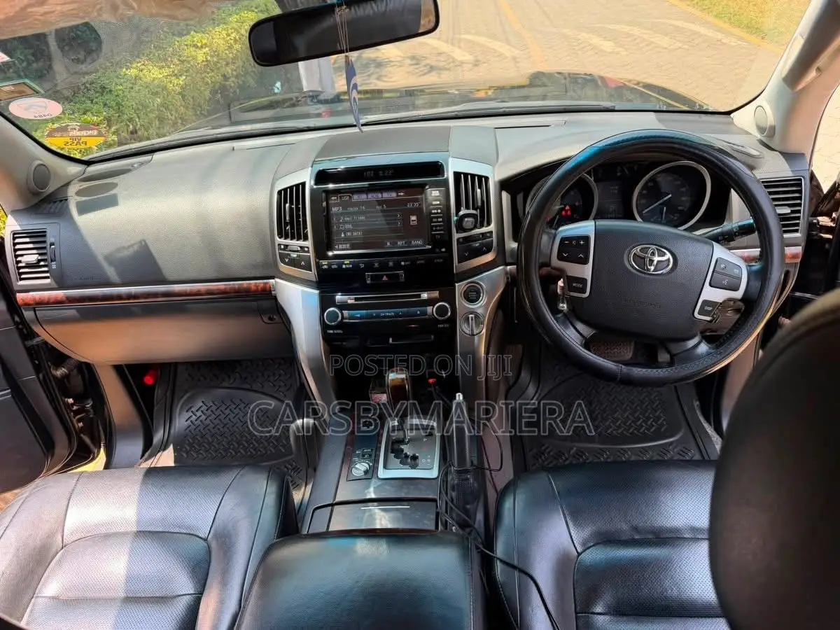 Toyota Land Cruiser 4.6 V8 ZX 2012 Black