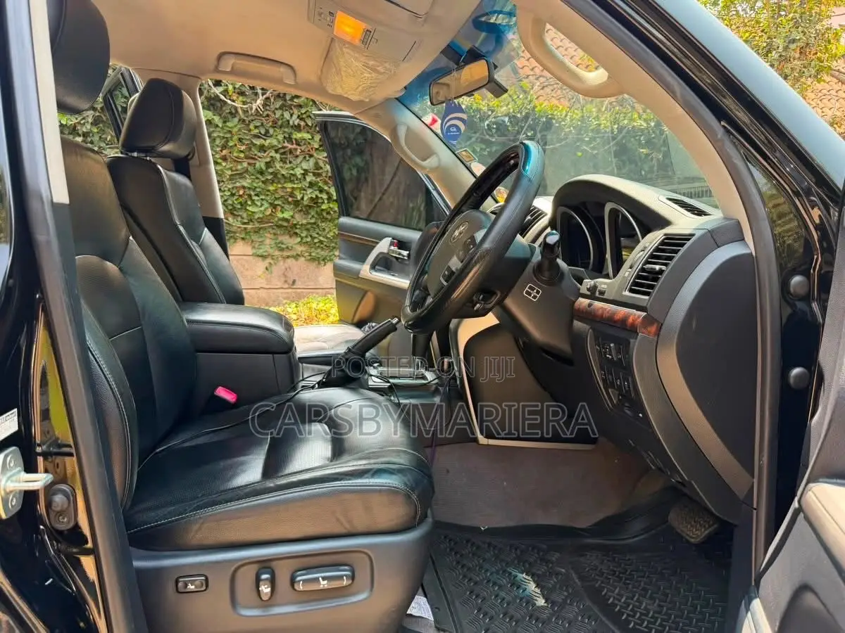Toyota Land Cruiser 4.6 V8 ZX 2012 Black
