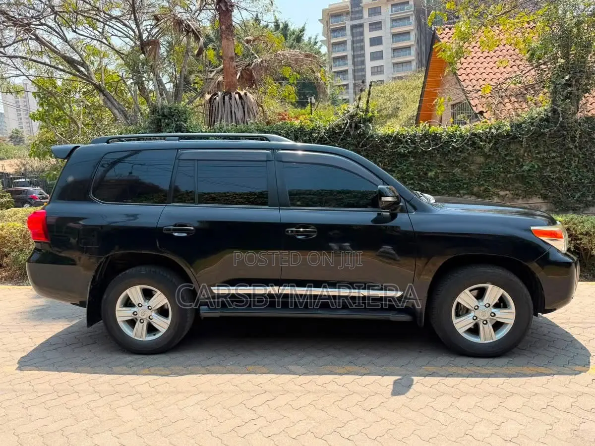 Toyota Land Cruiser 4.6 V8 ZX 2012 Black