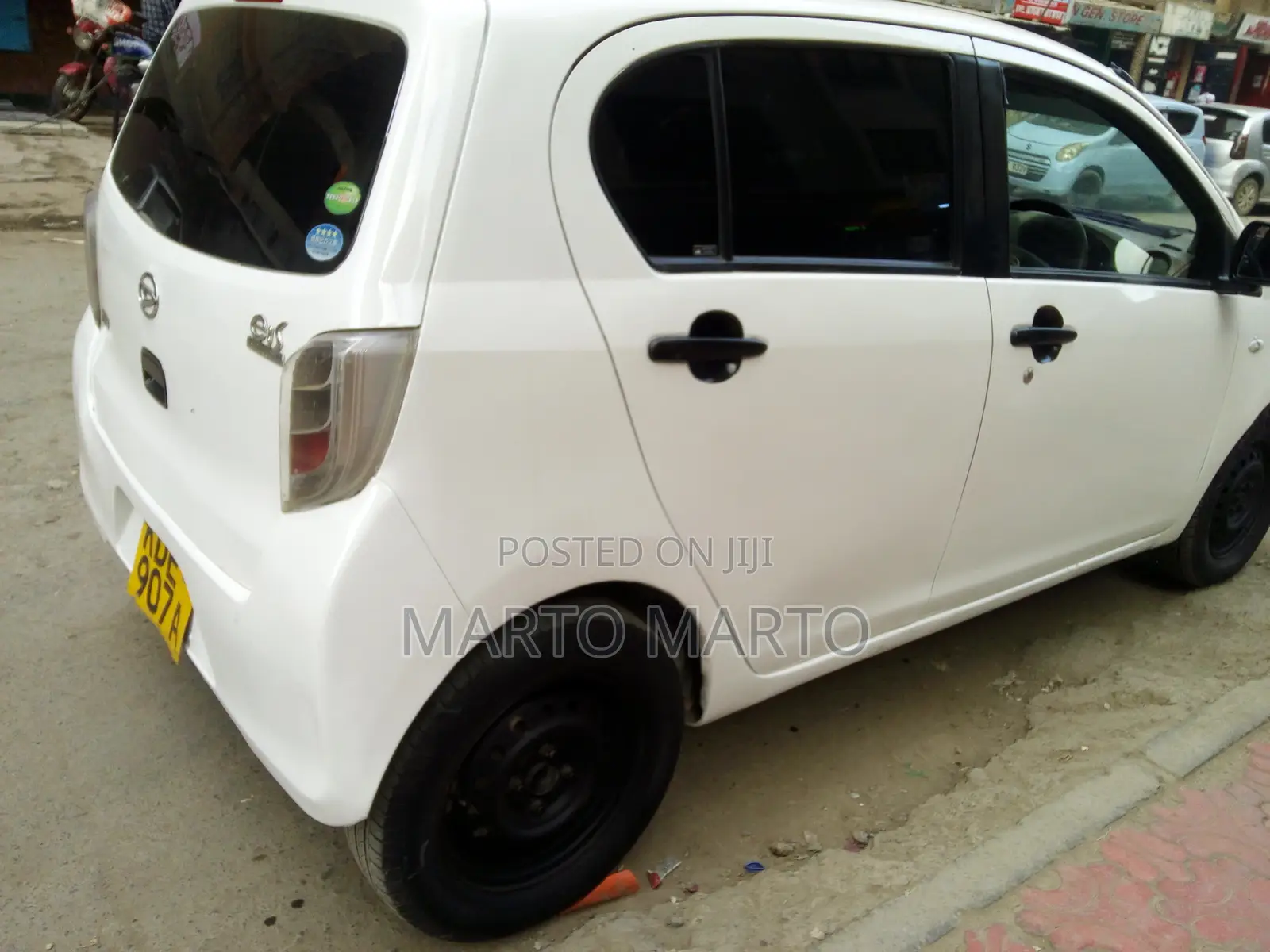 Daihatsu Mira 2014 White