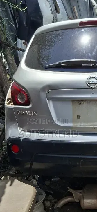 Nissan Rear Cut