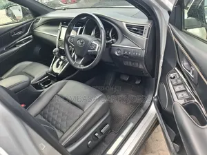 Toyota Harrier 2019 Silver