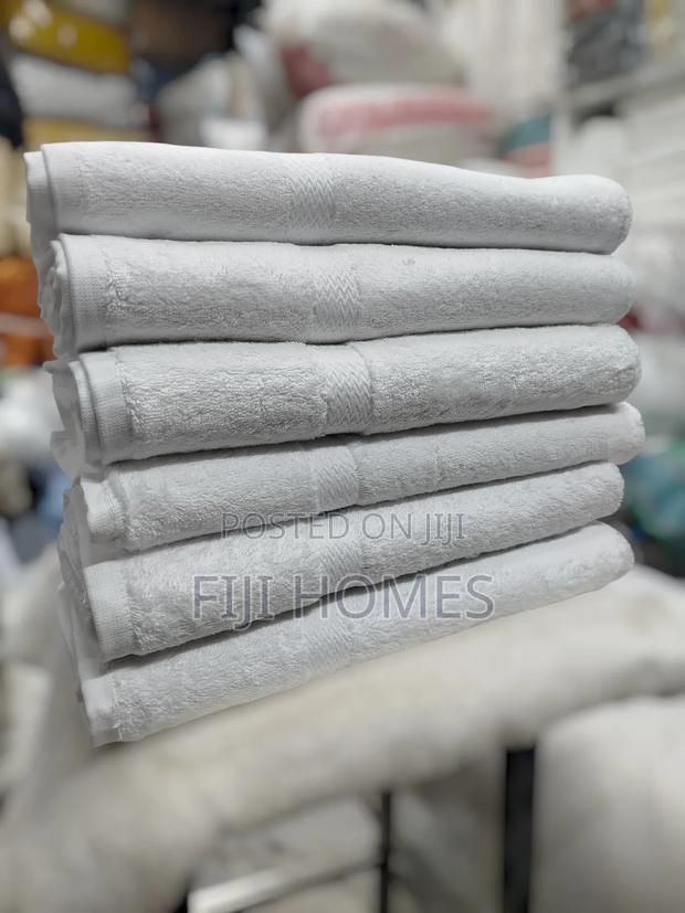 Large White Cotton Towels | 90x165cm - thumbnail 2