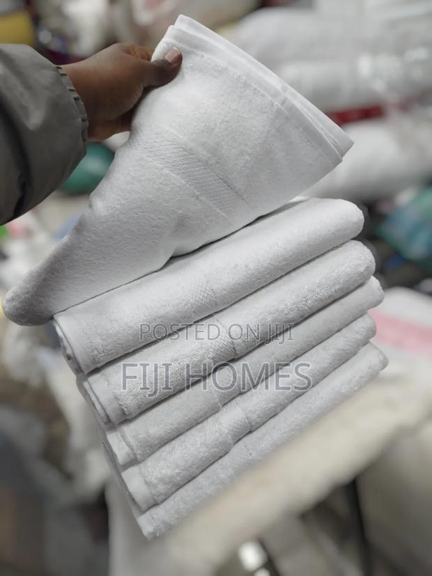 Large White Cotton Towels | 90x165cm - thumbnail 3