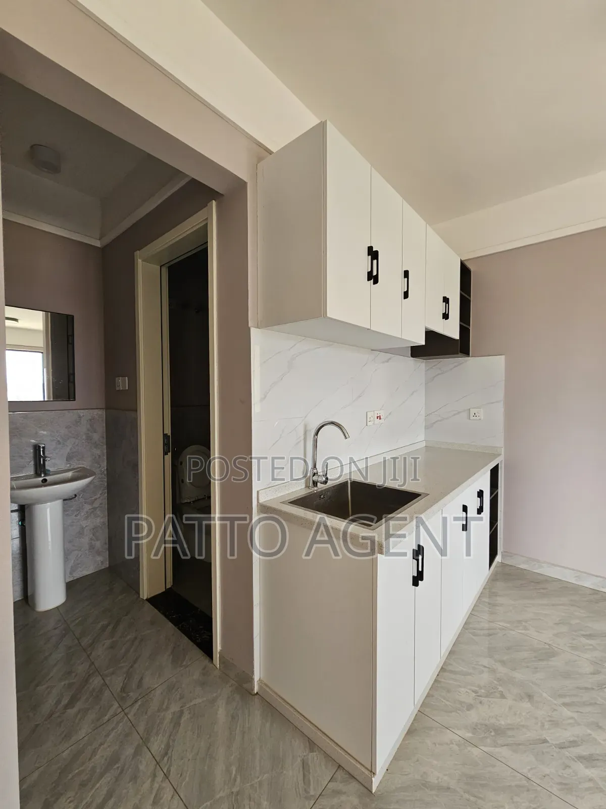 2bdrm Apartment in Lavington Area, Near, Racecourse for sale